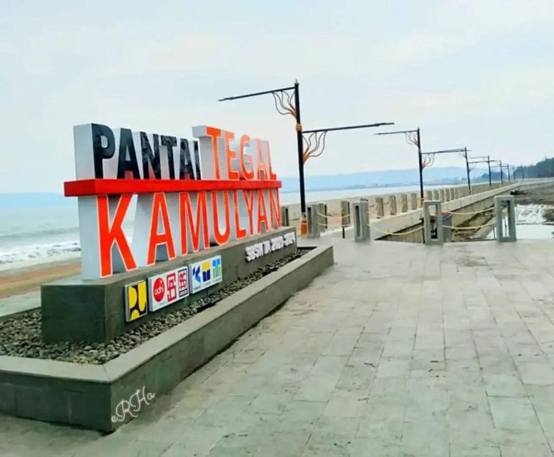 Beberapa daya tarik dan fasilitas yang harus Anda kunjungi ke Pantai Tegalkamulyan. (Foto: Google Maps/mas harjo)