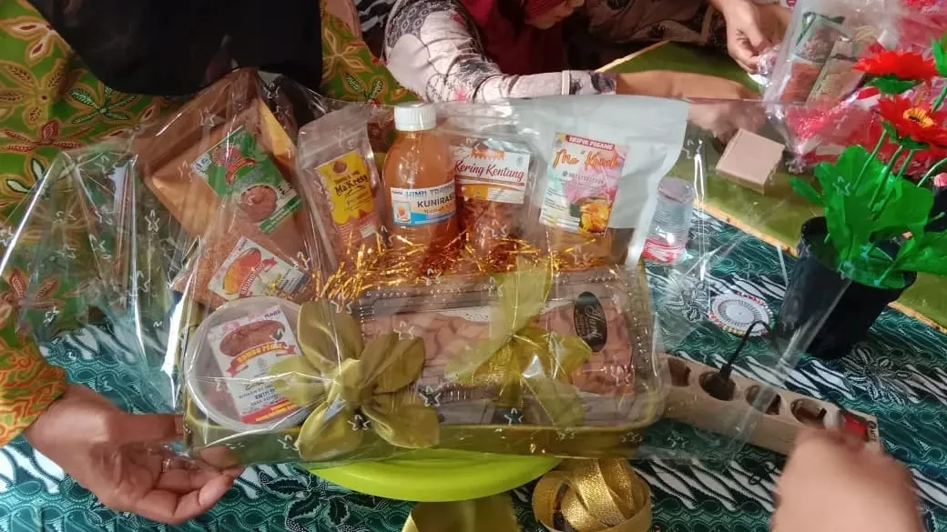 Beberapa hasil produk dari Kelompok Wani Tani di Desa Adipala. (Sumber: adipala-adipala.cilacapkab.go.id)