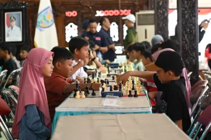 Turnamen Catur Piala Bupati Purbalingga tahun kedua diikuti pecatur dari berbagai daerah di Pulau Jawa dengan total hadiah lebih dari Rp10 juta.