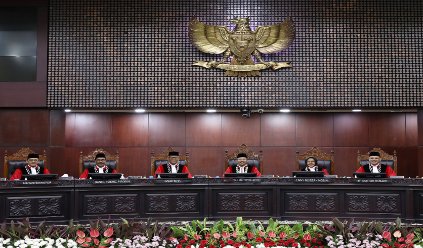 Para hakim MK RI