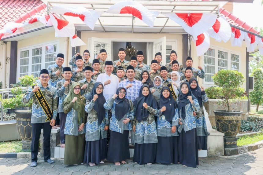 Gus Yasin bersama kafilah MTQ Jateng