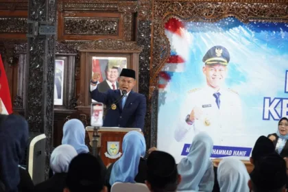 Bupari Fahmi mengukuhkan 135 kepala sekolah di Pendapa Dipokusumo, Purbalingga