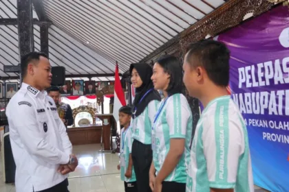 Bupati Fahmi saat pelepasan atlet Popda Jateng tahun 2026