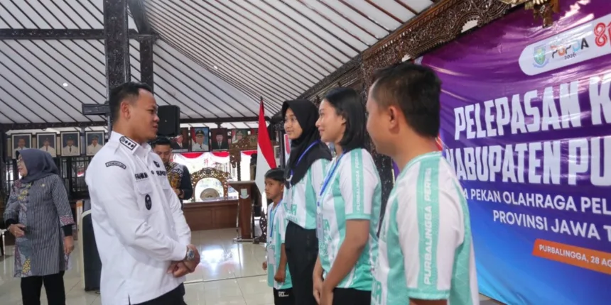 Bupati Fahmi saat pelepasan atlet Popda Jateng tahun 2026