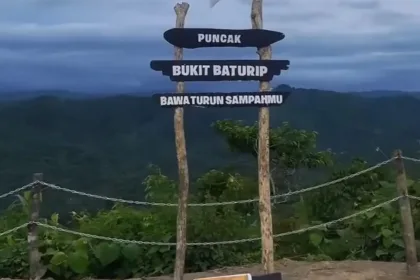 Keindahan panorama Bukit Baturip di Bantarsari, Cilacap.