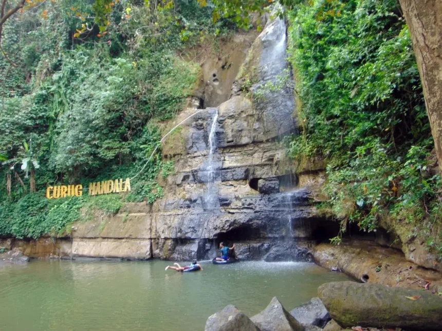 Keindahan Curug Mandala di Jeruk Legi, Cilacap. (Foto: visitjawatengah.jatengprov.go.id)
