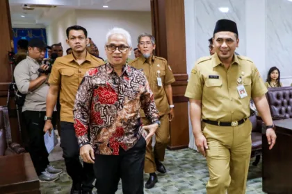 Taj Yasin saat menghadiri entry meeting pemeriksaan pendahuluan BPK di kompleks Kantor Gubernur Jawa Tengah, Senin (31/8/2026).