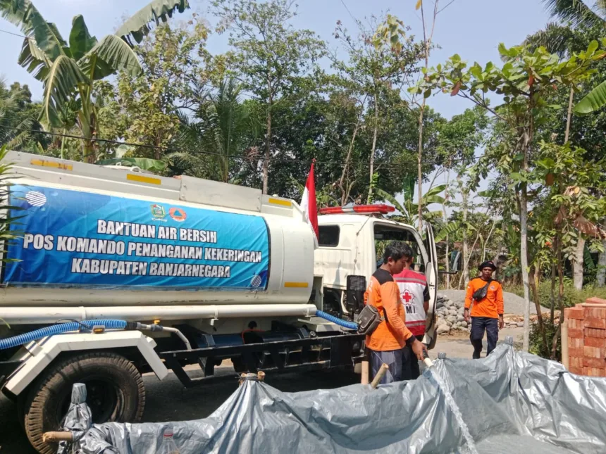 Kekeringan Banjarnegara meluas. Sebanyak 8.642 KK atau 29.110 jiwa terdampak di 42 desa dan 7 kelurahan. BPBD telah menyalurkan 5,59 juta liter air bersih.