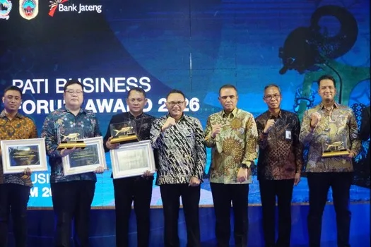 Delapan perusahaan berkomitmen investasi sekitar Rp12,6 triliun di Pati pada 2027. Sektor yang dibidik meliputi energi, sampah, perikanan hingga industri.