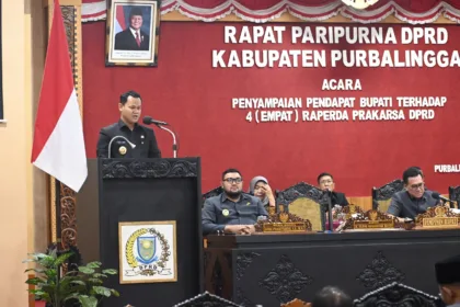 upati Purbalingga Fahmi Muhammad Hanif mendukung empat Raperda DPRD, tetapi meminta sejumlah materi disesuaikan dengan regulasi terbaru dan kebutuhan daerah