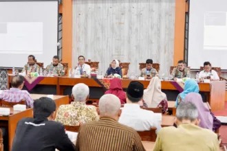 Pemkab Kebumen menggelar rapat evaluasi terkait pelaksanaan POPDA Tingkat Provinsi Jawa Tengah Tahun 2026 di Aula Dinas Pendidikan Kepemudaan dan Olahraga (Disdikpora) Kabupaten Kebumen, Kamis (3/9/2026).(Foto: Pemkab Kebumen)