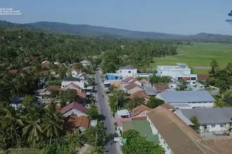 Menggali potensi Desa Wisata Cipari di Cilacap dengan keindahan alam dan budaya yang memikat. (Foto: Tangkapan layar YouTube Desa Cipari)