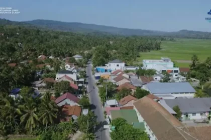 Menggali potensi Desa Wisata Cipari di Cilacap dengan keindahan alam dan budaya yang memikat. (Foto: Tangkapan layar YouTube Desa Cipari)