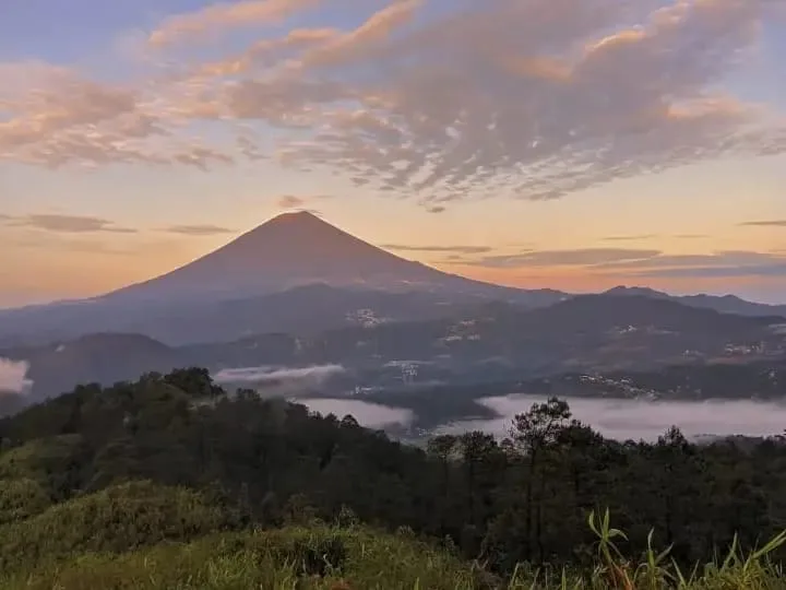 Gunung Beser Purbalingga, cocok jadi destinasi muncak bagi pendaki pemula. (Foto: gearberg.com)