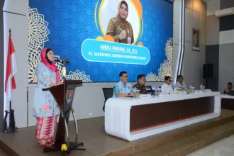 Pj Sekda Annisa membuka acara Pendidikan Antikorupsi di Aula BPKAD Kabupaten Cilacap, Kamis (24/9/2026).(Foto: Diskominfo Cilacap)