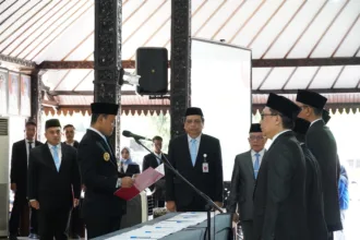 Bupati Purbalingga Fahmi Muhammad Hanif meminta pejabat tidak sekadar menjalankan rutinitas, tetapi aktif mencari solusi dan membuat inovasi untuk masyarakat.