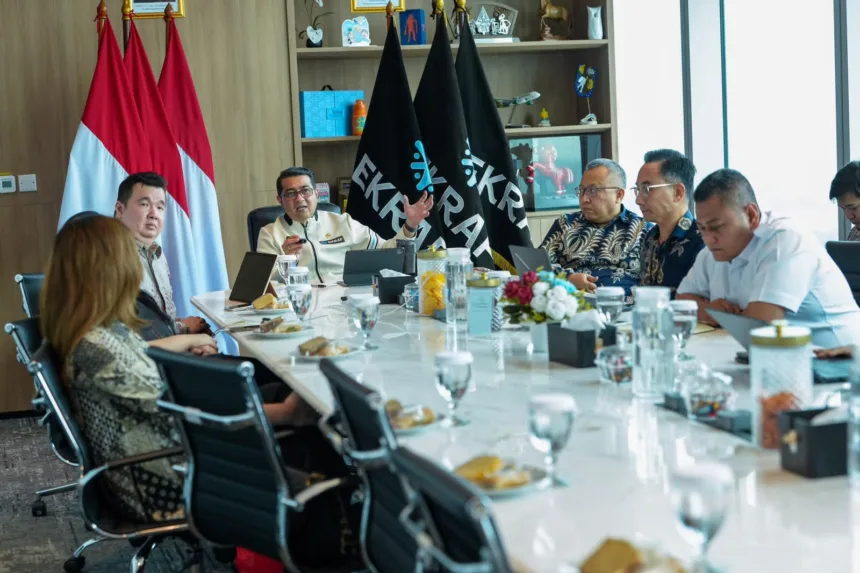 Audiensi antara Menteri Ekonomi Kreatif/Kepala Badan Ekonomi Kreatif (Menekraf), Teuku Riefky Harsya, dengan jajaran pimpinan PT PYX Solusi Teknologi di Kantor Kementerian Ekraf, Jakarta.(Foto : Biro Komunikasi Kementerian Ekraf/Badan Ekraf)