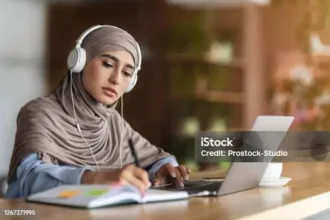 Banyak yang belum menyadari betapa tingginya posisi perempuan yang menuntut ilmu dalam pandangan Islam. (dok Istock)