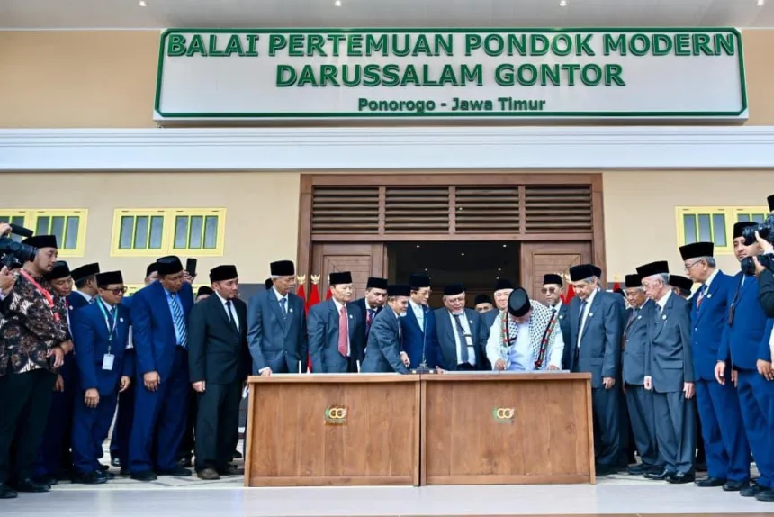 Presiden Prabowo menhhadiri resepsi Kesyukuran 100 Tahun Pondok Modern Darussalam Gontor (PMDG), Kabupaten Ponorogo pada Sabtu (19/09/2026).(Foto: BPMI Setpres)
