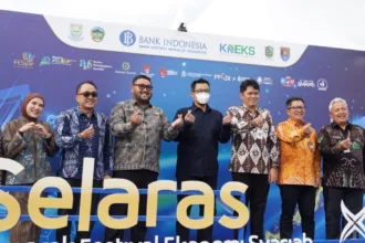 Wakil Bupati Purbalingga Dimas menghadiri Semarak Festival Ekonomi Syariah Eks Karesidenan Banyumas (SELARAS) x Festival Literasi 2026 di Area Parkir Kolam Retensi Purwokerto, Jumat (4/9/2026).(Foto: Prokompim)