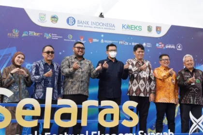 Wakil Bupati Purbalingga Dimas menghadiri Semarak Festival Ekonomi Syariah Eks Karesidenan Banyumas (SELARAS) x Festival Literasi 2026 di Area Parkir Kolam Retensi Purwokerto, Jumat (4/9/2026).(Foto: Prokompim)