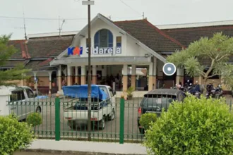 Stasiun Sidareja jadi simpul penting transportasi warga Cilacap bagian Barat. (Foto: Tangkapan layar Google Maps)