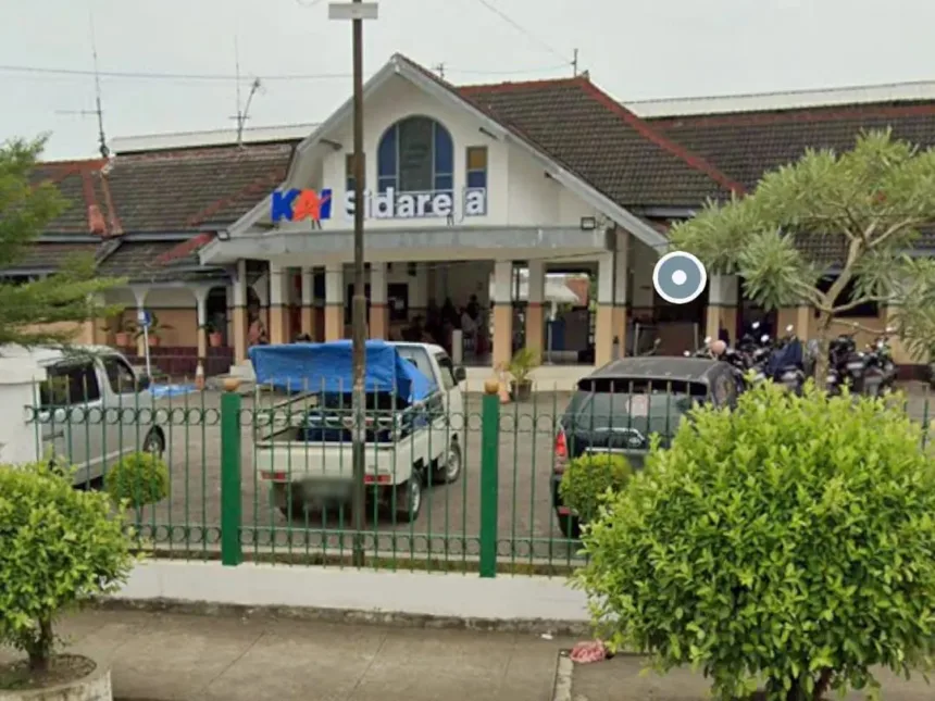 Stasiun Sidareja jadi simpul penting transportasi warga Cilacap bagian Barat. (Foto: Tangkapan layar Google Maps)