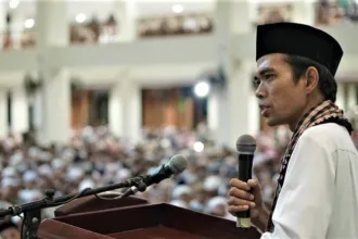 Ilustrasi seorang penceramah di masjid.(dok bincangsyariah.com)