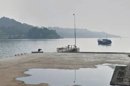 Salah satu dermaga penyeberangan di Cilacap ini cocok jadi pintu masuk menuju spot wisata