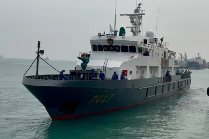 Kepolisian Negara Republik Indonesia (Polri) bersama tim SAR gabungan mengoptimalkan pencarian terhadap delapan korban kapal cepat KM Arupadatu 1 yang dilaporkan hilang kontak di perairan Selat Sunda, Banten. (Foto: Divisi Humas Mabes Polri)