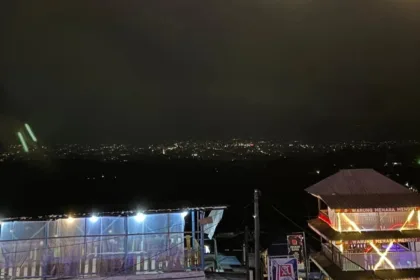 Kawasan Caub Karangsalam, Baturraden jadi spot menikmati keindahan citylight Purwokerto. (Foto: Dok Mercusuarnews.co)