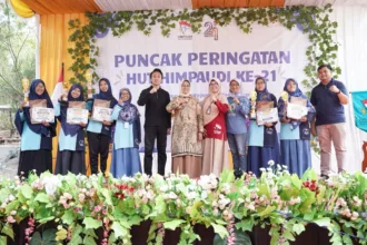 Bupati Kebumen Lilis Nuryani menghadiri acara peringatan HUT ke-21 HIMPAUDI yang digelar di Pantai Mliwis, Sabtu (12/9/2026).(Foto: Prokompim Setda Kebumen)