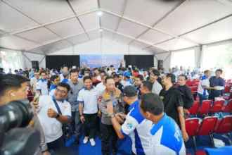 Kapolri menghadiri acara Konsolidasi Akbar Federasi Serikat Pekerja Metal Indonesia (FSPMI) di Kawasan Industri MM2100, Kabupaten Bekasi, Jawa Barat.(Foto: Divisi Humas Mabes Polri)