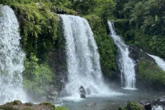 Pesona Curug Jenggala yang berada di wilayah dusun Kalipagu, Desa Ketenger, Kecamatan Baturraden, Kabupaten Banyumas, Jawa Tengah. (Foto: Dok Mercusuarnews.co)