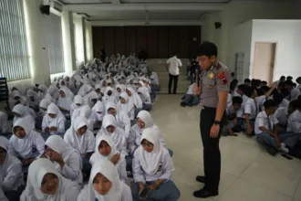 Polresta Banyumas menggelar pelatihan kecerdasan buatan (Artificial Intelligence) di Aula SMA Muhammadiyah 1 Purwokerto, Senin (14/9/2026).(Foto: Polresta Banyumas)