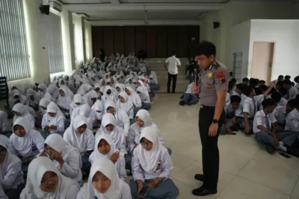 Polresta Banyumas menggelar pelatihan kecerdasan buatan (Artificial Intelligence) di Aula SMA Muhammadiyah 1 Purwokerto, Senin (14/9/2026).(Foto: Polresta Banyumas)