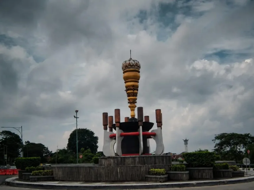 Tugu Gada Rujak Polo, ikon yang cocok menjadi spot foto estetik saat berwisata ke Banyumas. (Foto: Dok Mercusuarnews.co)