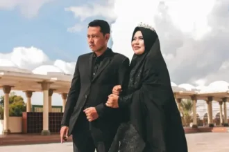 Ilustrasi suami sedang bersama istrinya. (dok Pexels.com)