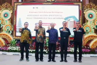 Komisi Pemberantasan Korupsi mendorong penguatan integritas Aparatur Sipil Negara yang dimulai dari lingkungan terdekat melalui Bimbingan Teknis Keluarga Berintegritas bagi ASN di lingkungan Pemerintah Provinsi Bali.(Foto: KPK)