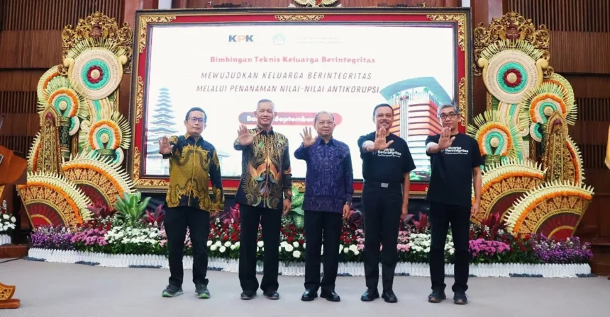 Komisi Pemberantasan Korupsi mendorong penguatan integritas Aparatur Sipil Negara yang dimulai dari lingkungan terdekat melalui Bimbingan Teknis Keluarga Berintegritas bagi ASN di lingkungan Pemerintah Provinsi Bali.(Foto: KPK)