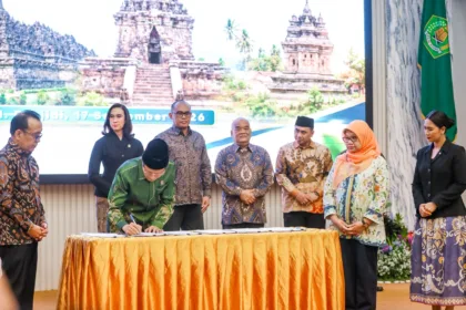 Candi Prambanan, Borobudur, Mendut, dan Pawon diperkuat sebagai ruang ibadah umat Hindu dan Buddha. Taj Yasin melihat peluang besar wisata religi dan ekonomi UMKM.