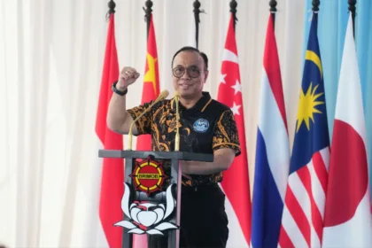 Wakapolri Komjen Pol. Dedi Prasetyo membuka secara resmi kejuaraan olah raga dirgantara mewakili Kapolri Jenderal Polisi Listyo Sigit Prabowo selaku Pembina Komite Olahraga Polri, Kamis (17/9/2026).(Foto: Humas.polri.go.id)