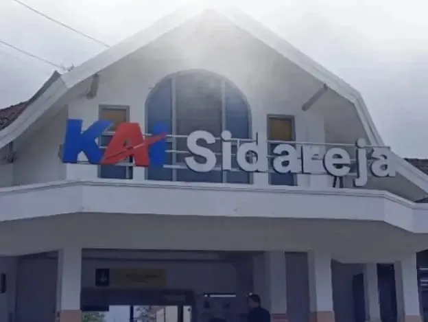 Stasiun Sidareja menjadi simpul berpergian warga Cilacap bagian Barat menuju Jakarta hingga Pangandaran. (Foto: Instagram @sepurngapak5)
