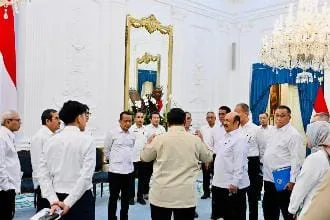 Suasana usai Sidang Paripurna Dewan Energi Nasional (DEN) yang dipimpin langsung oleh Presiden Prabowo Subianto di Istana Merdeka, Jakarta, Kamis (17/9/2026).(Foto: BPMI Setpres)