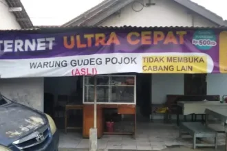 Warung Gudeg Pojok, salah satu kuliner legend di Cilacap yang sudah buka sejak 1976. (Foto: Google Maps Warung Gudeg Pojok)