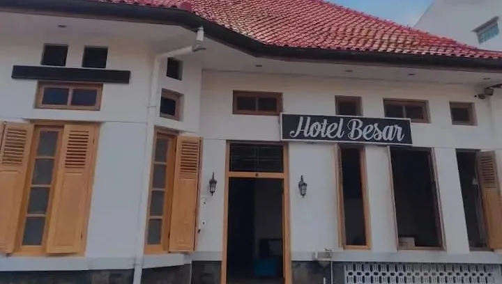 Hotel Besar Purwokerto yang berdiri sejak 1930 dan pernah berganti nama dalam catatan sejarahnya. (Foto: Google Maps/Hotel Besar)