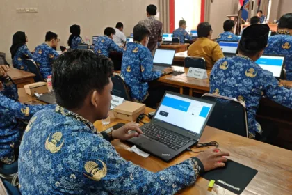 Pemkab Cilacap melalui Diskominfo menguji kesiapan pengelola teknologi informasi di lingkungan perangkat daerah dalam menghadapi ancaman serangan siber melalui ajang Cyberdrill Test 2026.(Foto: Diskominfo Cilacap)