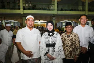 Alma Esbeye bersama Wakil Gubernur Jateng Taj Yasin dalam penutupan MTQ Nasional 2026