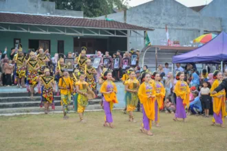 International Minakjingga Heritage Festival 2026 di Banjarnegara berlangsung meriah dengan kirab budaya, gunungan hasil bumi, Rampak Minakjingga dan balon udara. Pemkab bidik agenda KEN.