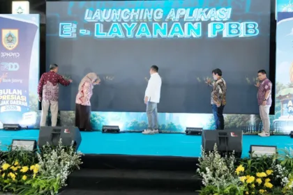 Pemkab Pemalang meluncurkan aplikasi E-Layanan Pajak Bumi dan Bangunan (PBB) saat gelaran Bulan Apresiasi Pajak Daerah 2026 di Pendopo, Sabtu (19/9/2026).(Foto: Prokompim Setda Pemalang)